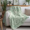 Grünes geometrisches Blumenmuster Flanell bedruckte Decke geeignet für alle Jahreszeiten geeignet für Wohnzimmer Büro Sofa und Reisen