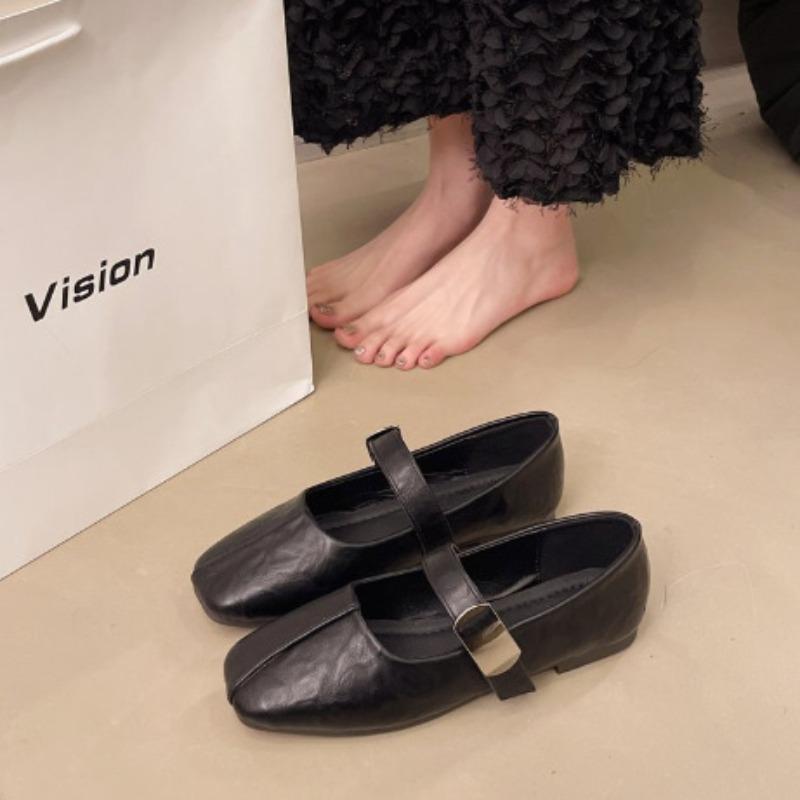 

Mary Jane shoes women s autumn new one-word shallow mouth single shoes retro square head small leather shoes 42 чорний