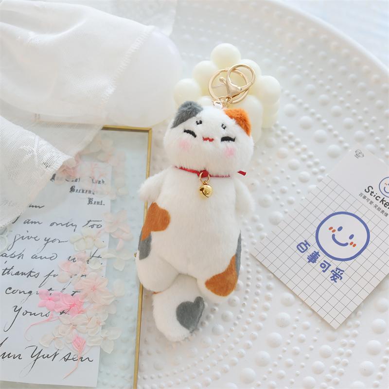 

Japan Calling Bring Fortune Cat Plushie Stuffed Animals Flower Orange White Cats Throw Pillow Neck Bell Decor Necklace Toy Sets 15cm keychain