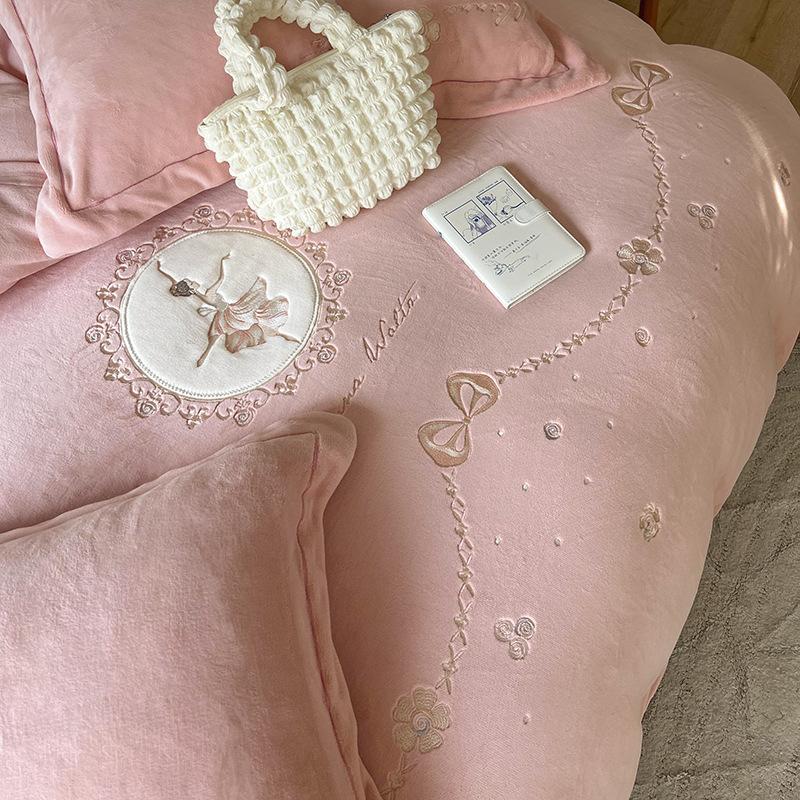 Four Piece Patch Embroidered Coral Velvet Quilt Cover With Thickened Flannel Bed Sheet Quilt Cover In Winter