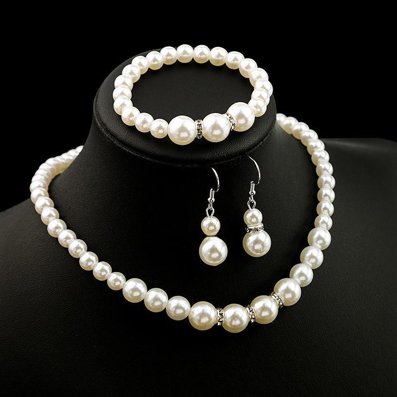 Elegante Set di Gioielli in Perle e Diamanti con Collana, Orecchini e Bracciale