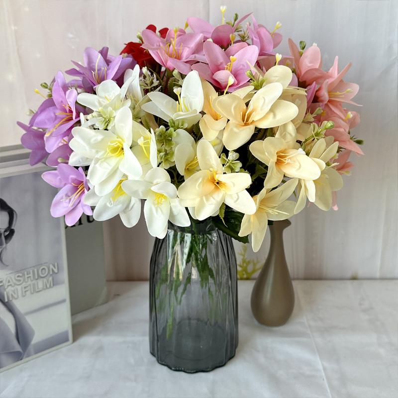 Simulated Lily Plants Wedding Hotel Restaurant Room Decoration Desktop Ornament