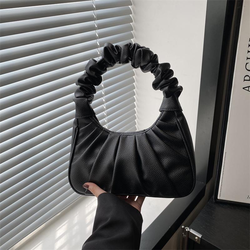 

Folded portable cloud bag summer new dumpling bag beautiful solid color niche trend texture shoulder women s bag чёрный