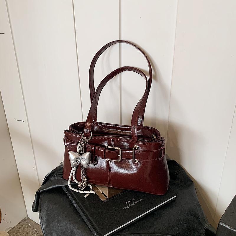 Korean niche underarm bag women's 2025 new trendy autumn and winter fashion commuter shoulder bag simple and versatile handbag