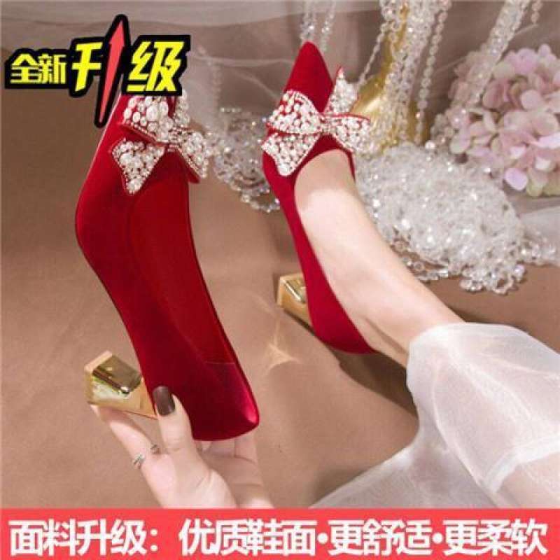 Red wedding shoes women's flat 2025 new bridal shoes are not tired, pregnant women can wear Chinese-style Xiuhe wedding shoes