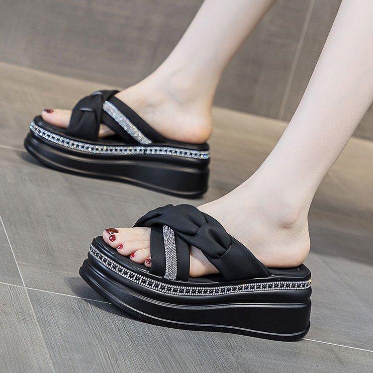 Thick bottom heightening cool slippers women's summer 2025 new versatile outer wear fashion rhinestone muffin slope heel sandals