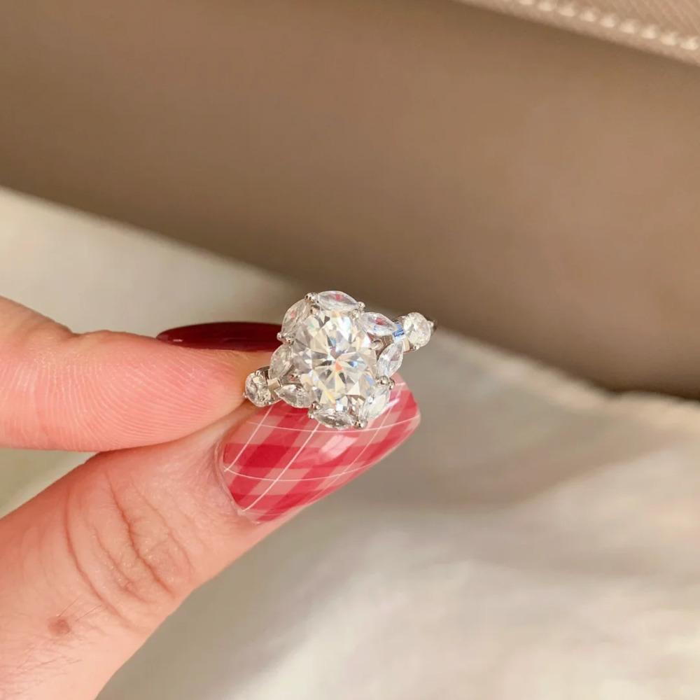 Wosikate Light Luxury Sparkling High Carbon Diamond Ring For Women Fashion Jewellery Copper Plated Egg Shaped Zirconia Ring