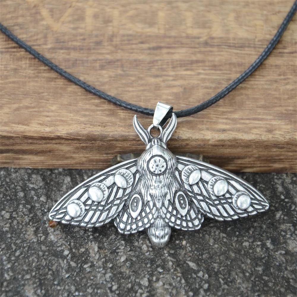 Exquisite Carving Ancient Silver Deathhead Moth Pendant Necklace for Women Men Gothic Punk Halloween Jewelry Accessories Gifts