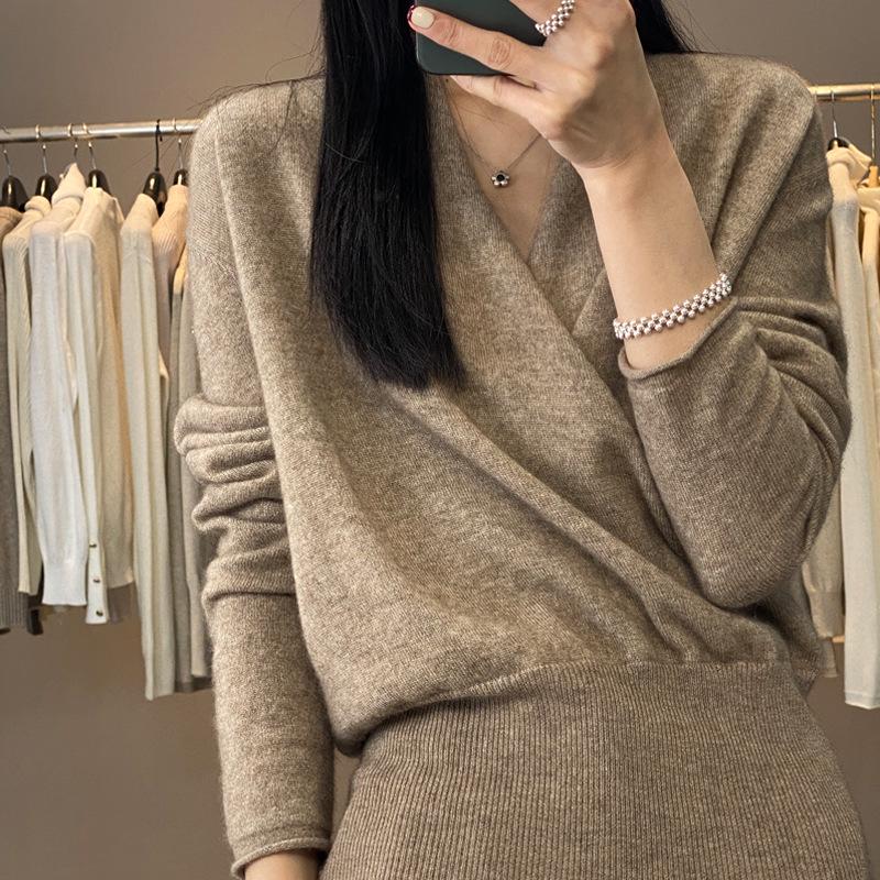 Women's 100% Pure Wool V-Neck Loose Pullover Sweater - Long Sleeve Knit Top for Autumn/Winter