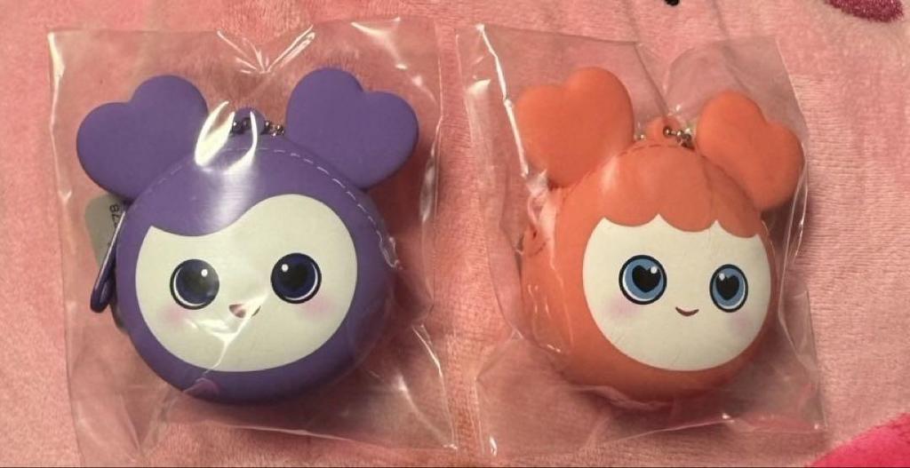 [USED] TWICE LOVELYS Silicone Mini Wallet GiGO Exclusive Momo Sana