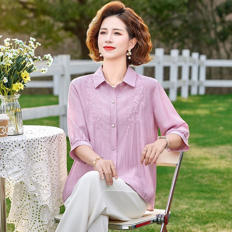 

Elegant Floral Embroidered Lapel Shirt for Middle-Aged and Elderly Mothers, Casual Short-Sleeve Top 3XL (Recommended for 115-130 lbs) розовый