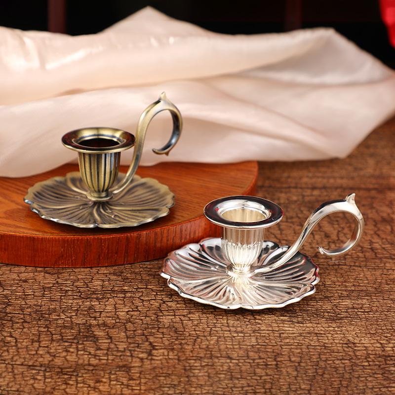 Retro Metal Taper Candle Holder European Retro Handheld Small Candlestick Crafts Bronze Table Candle Holder Home Decor