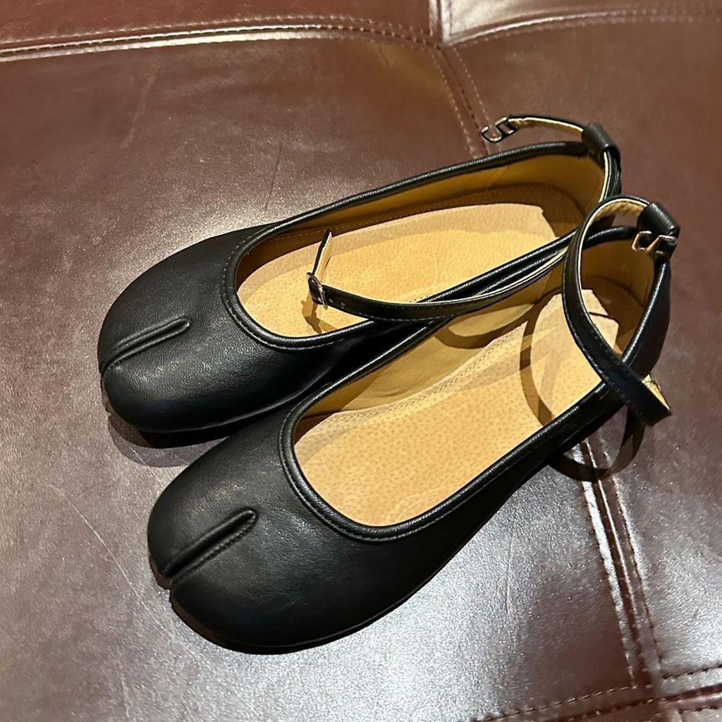 Fashion IPPEUM Split Toe Shoes Ballet Flats PU Leather Mary Janes Ankle Straps Retro Flat Shoes Women