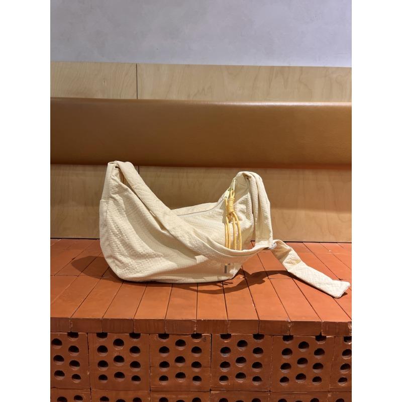 Dumpling Bag Women's Casual Wide-shoulder Crossbody Bag Large-capacity Commuting Single-shoulder Bag