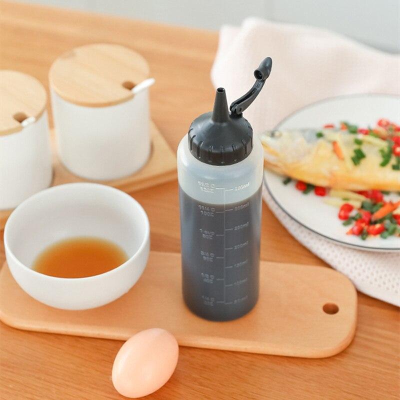 4 Poröse Gewürzflaschen Aus Kunststoff - Für Saucen, Ketchup & Dressing - Mit 5-Loch-Aufsatz