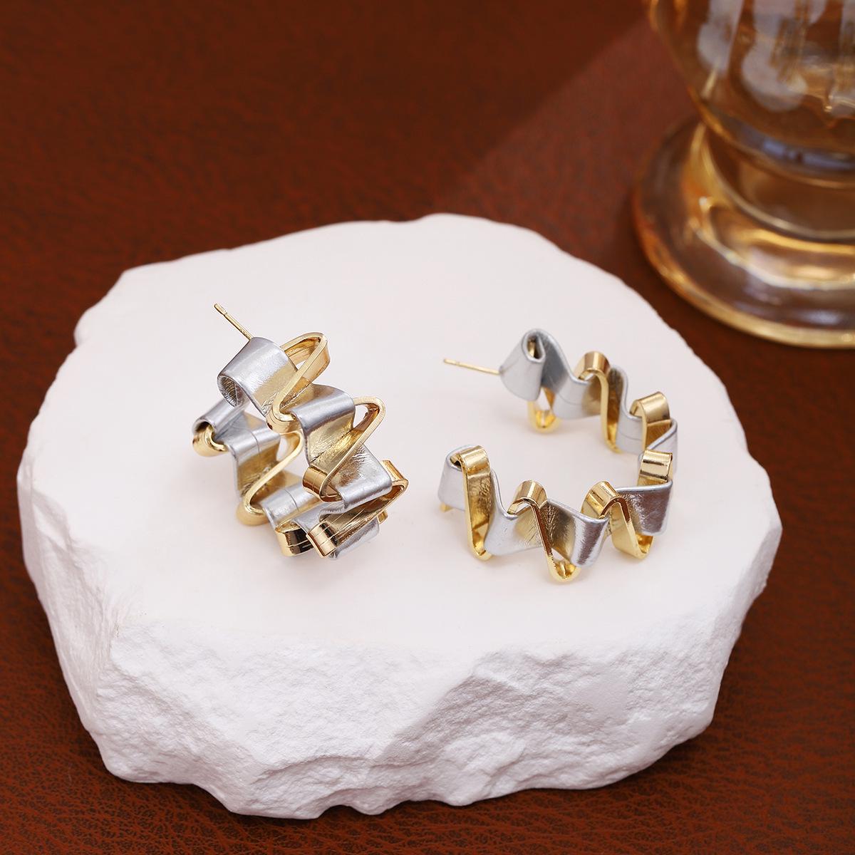 

Серебряные игольчатые плетеные серьги-кольца Ankola из красной кожи - ретро-стиль Гонконга, нишевый, модный, универсальный, контрастный темперамент.