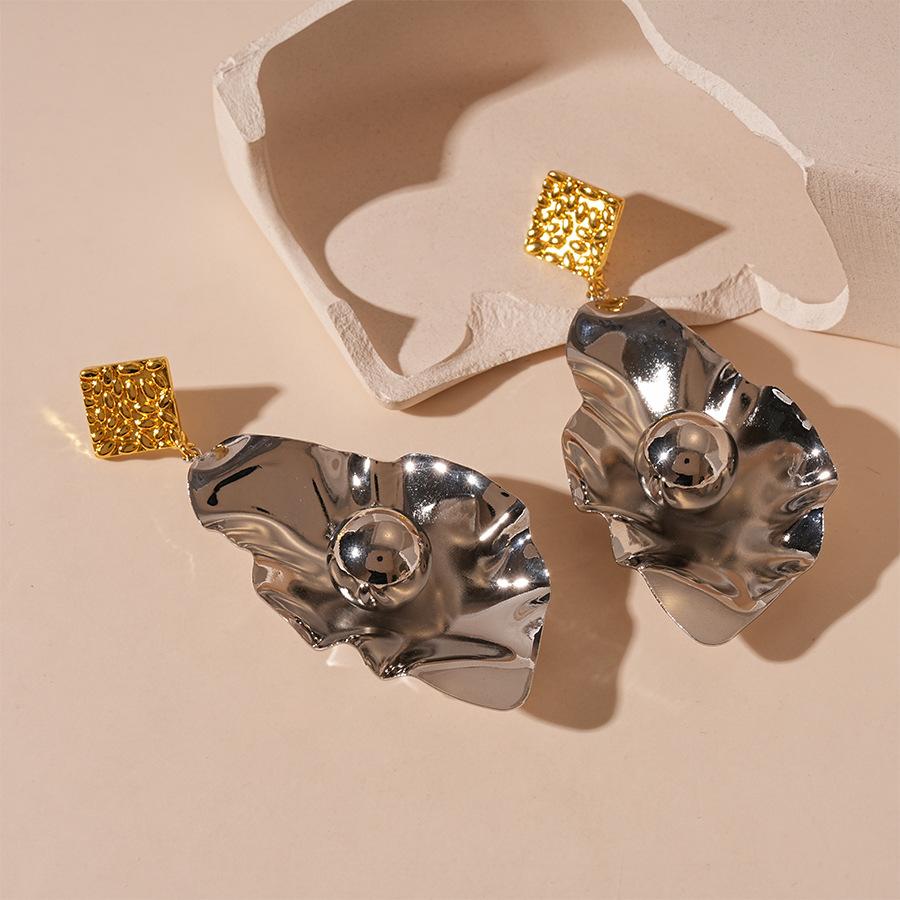 

Exaggerated Contrasting Color Metallic Irregular Geometric Earrings, Elegant and High-end Earrings for Women срібний