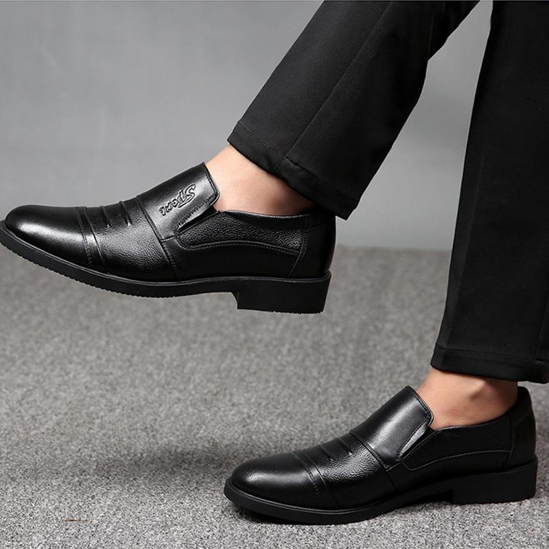 Spring 2025 New Men's Pointed Shoes Brown Black Wedding Shoes Oxford Dress Shoes Loafers Men Genuine Leather Casual Shoes