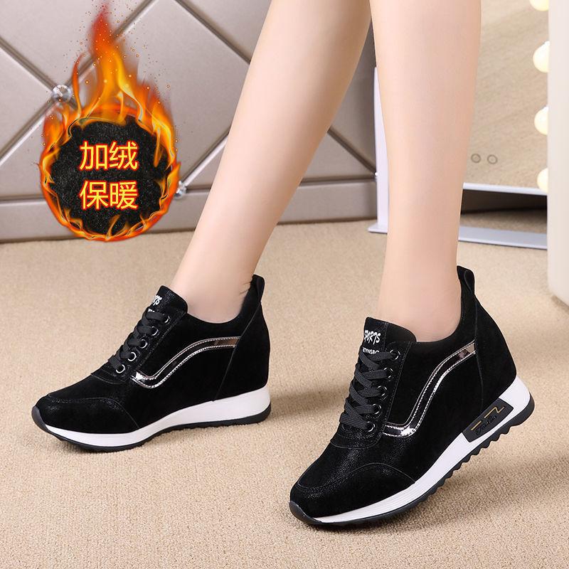 Herbst und Winter neue Damenschuhe mit innerer Erhöhung Koreanische Version vielseitige kleine weiße Schuhe dünne Einzelschuhe Freizeitreise Sport