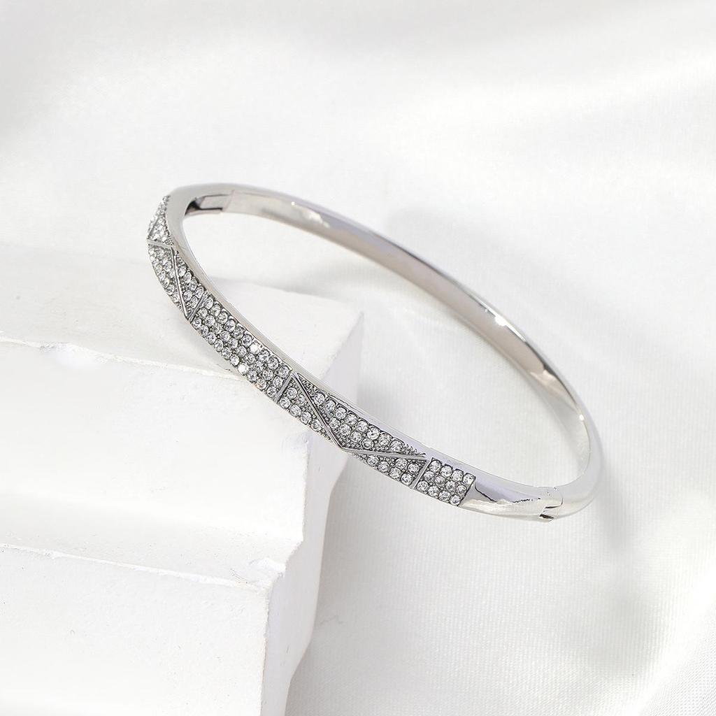 Elegant Diamond-set Oval Bangle - Women's Fashion, Stylish Commuter Jewelry Accessory