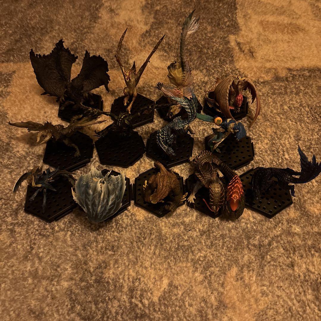 

[Б/У] Фигурки Monster Hunter CAPCOM