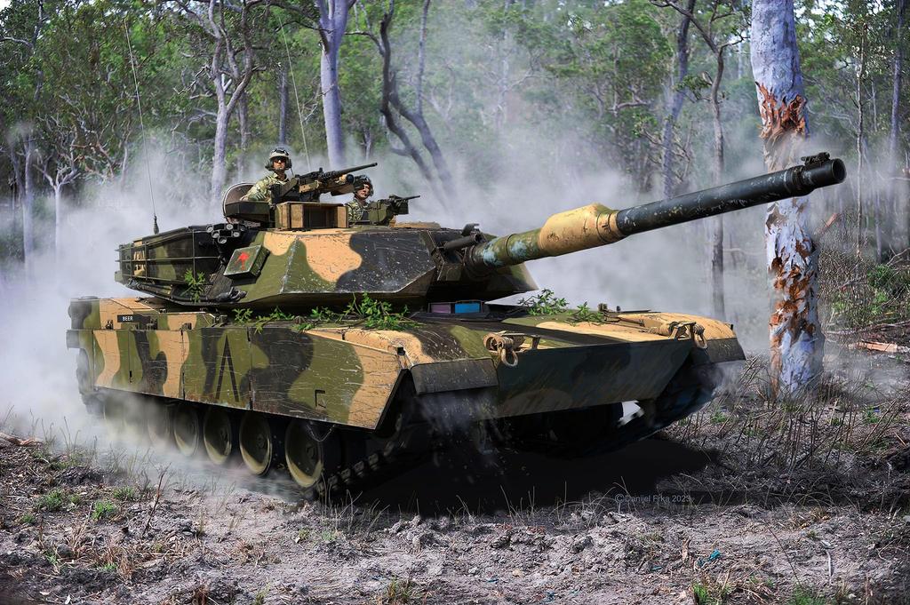Revell 1/72 scale US Army M1A2 Abrams plastic model kit 03346