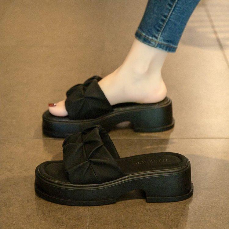 Premium Cool Slippers Women's Summer Outer Wear 2025 New Platform Casual Beach Sandals Fashion Explosion One-word Drag