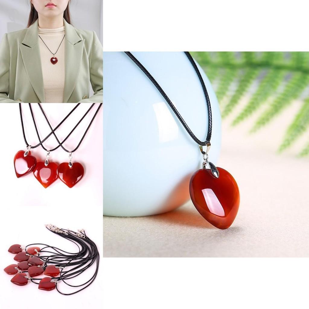 Atemberaubende Undertale Chara Liebe Cosplay Halskette mit Herzanhänger für Fans und Sammler