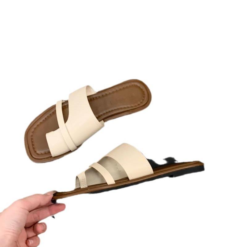 Niche flat-bottomed retro cover toe cool slippers women's shoes summer wear 2025 new summer soft-soled beach sandals