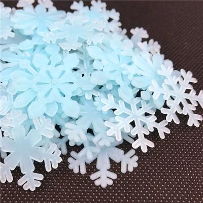 100PCS Colorful Luminous Snowflake Wall Stickers Glow In The Dark Decal for Kids Baby Rooms Bedroom Christmas Home Decoration.