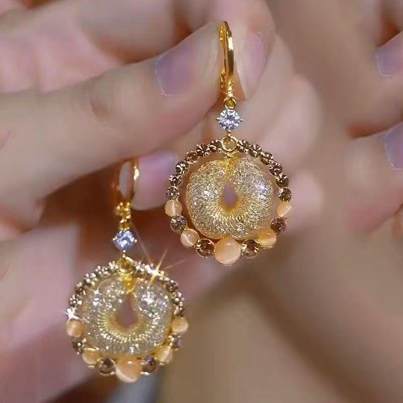 Elegant Double-Circle Rhinestone Cat's Eye Ear Cuffs - Women's Luxury Fashion Earrings