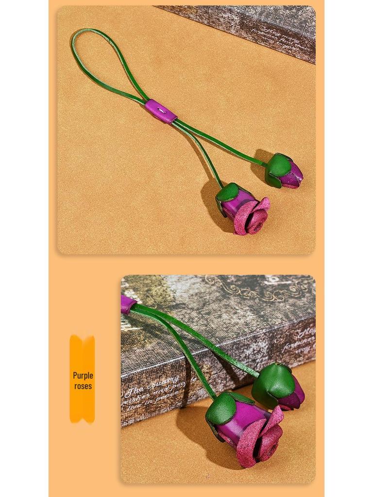 Luxuriöser Anhänger mit Rose aus echtem Leder