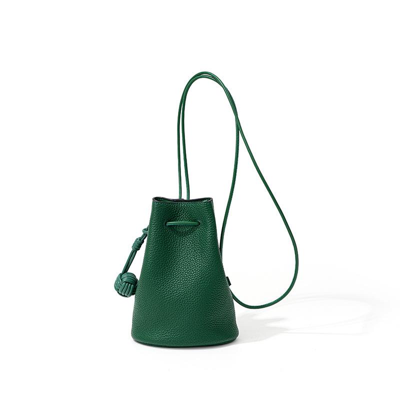Niche Drawstring Bucket Bag 2025 New Leather Women's Bag Simple Crossbody First-layer Cowhide Shoulder Bag