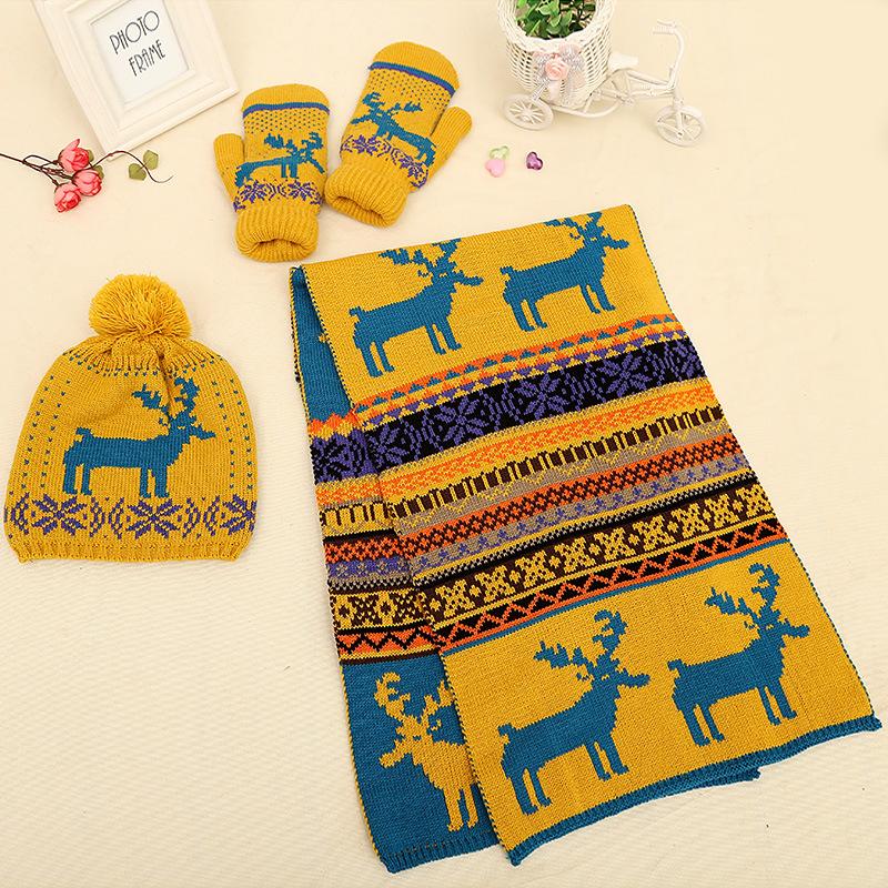 Korean-style student autumn and winter women's knitted hat, scarf, and touchscreen gloves three-piece set, warm Christmas new hat