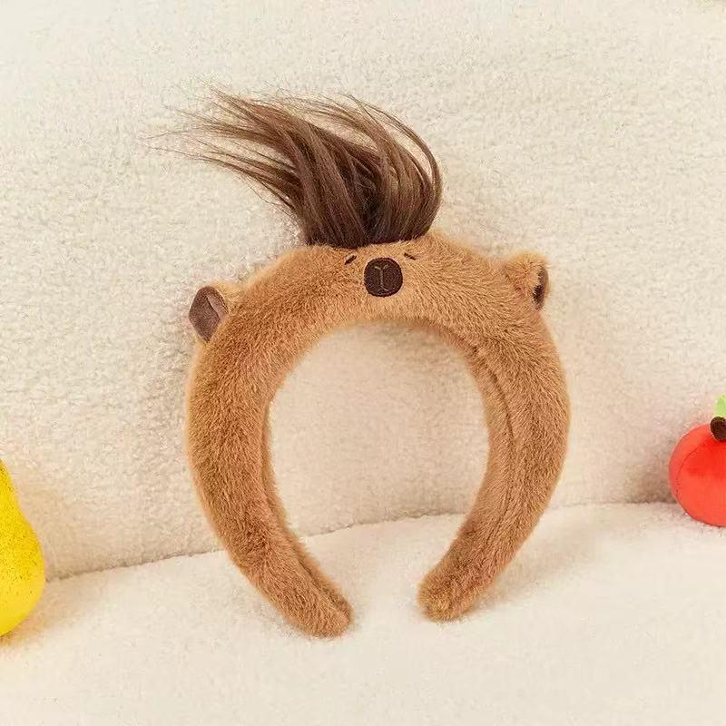 

Capybara Plush Headband for Women - Adjustable, Non-Shedding, Skin-Friendly, Versatile for Autumn/Winter.