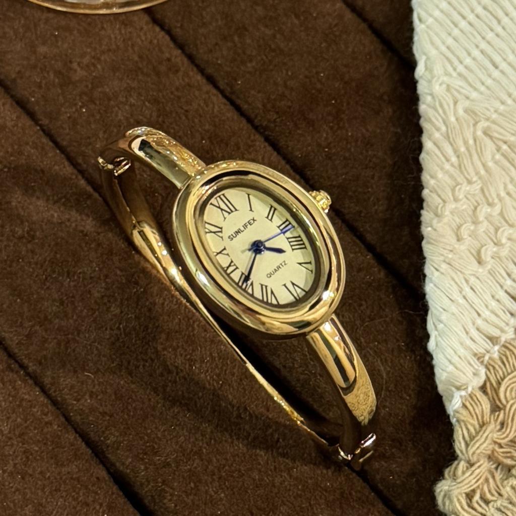 Watch Women's Bath Bracelet Watch Roman Scale High-end Temperament Versatile Quartz Watch