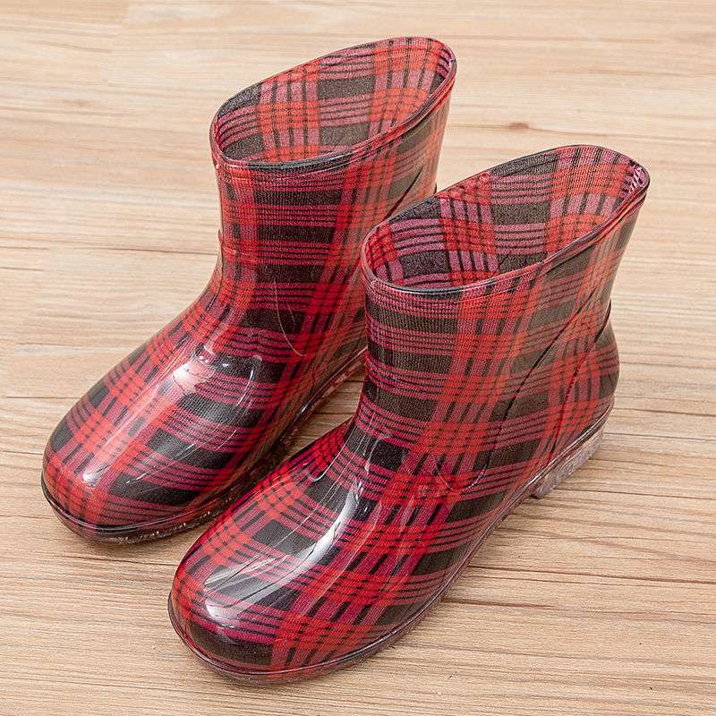 Fashion kitchen work waterproof shoes rain shoes rain boots women's summer adult treading rubber shoes short tube non-slip cover shoes water boots