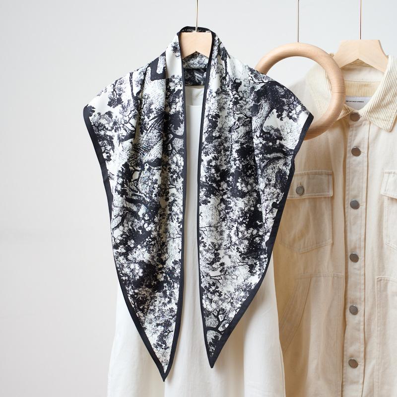 New Korean version of fashion decorative waist seal, high-end printed triangle scarf, multi-functional shawl, women's simulated silk scarf