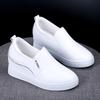 Moteriški balti odiniai aukštinantys slip-on loferiai su platforminiu kulnu