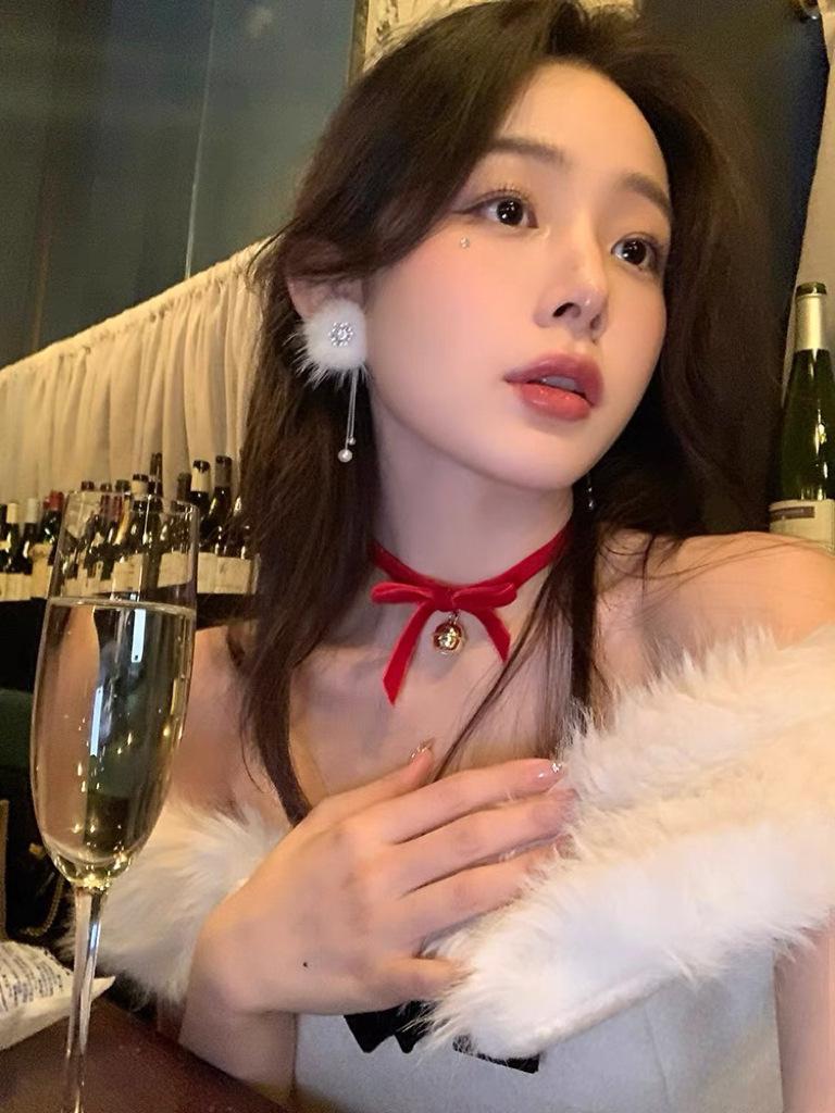 New Christmas Sweet Velvet Bow Bell Collar Choker Neck Chain Women's Delicate Collarbone Chain
