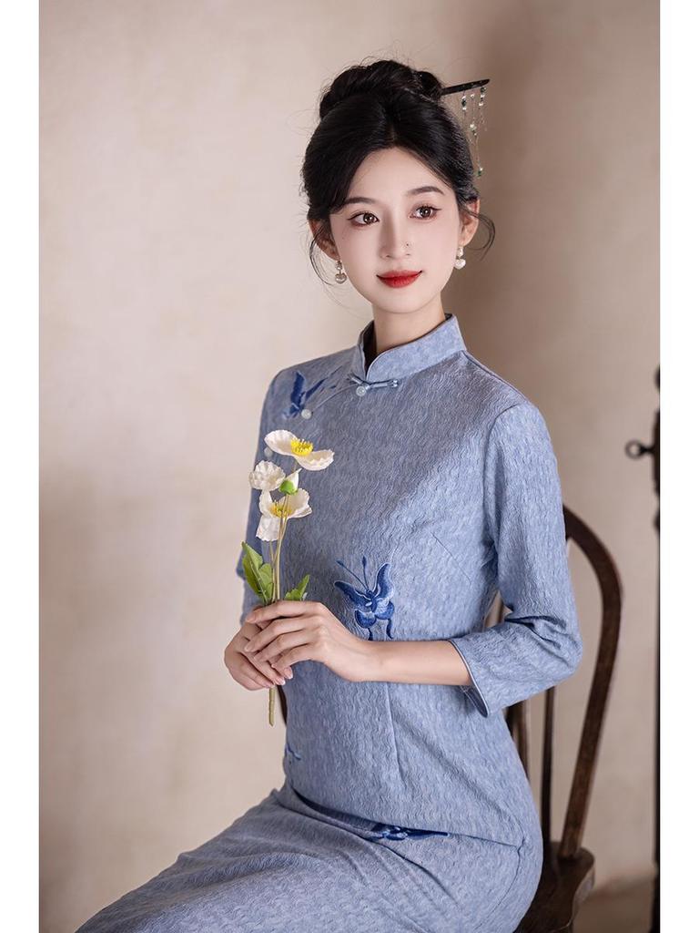 2025 Autumn New Embroidered Knitted Cheongsam Dress - Slim Fit, Retro Chinese Style for Women & Girls