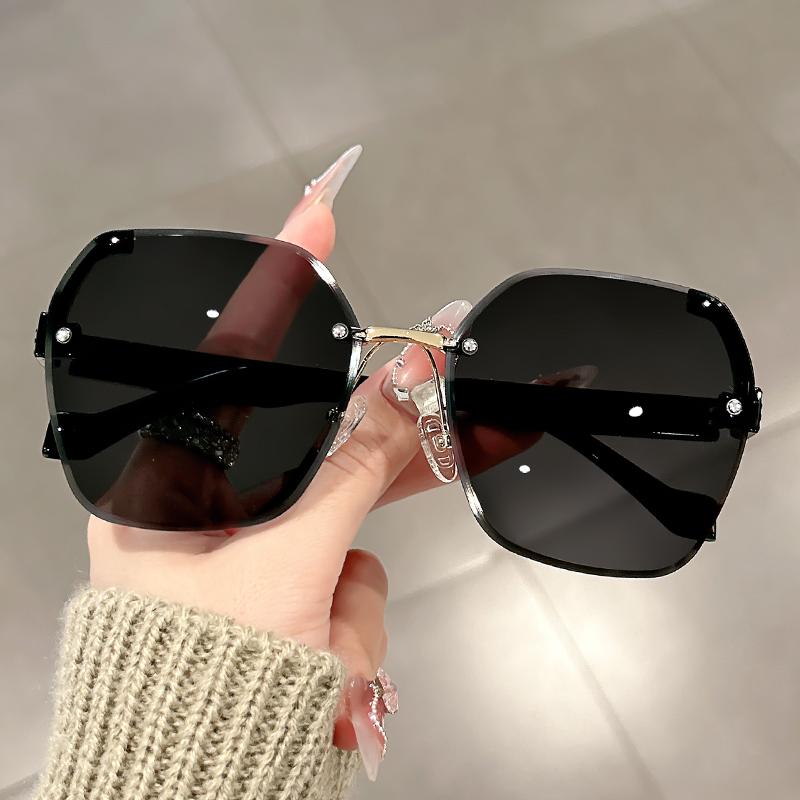 Frameless Sunglasses for Women, Sun Protection and UV Protection, Gradient, Fashionable and High-end Sunglasses
