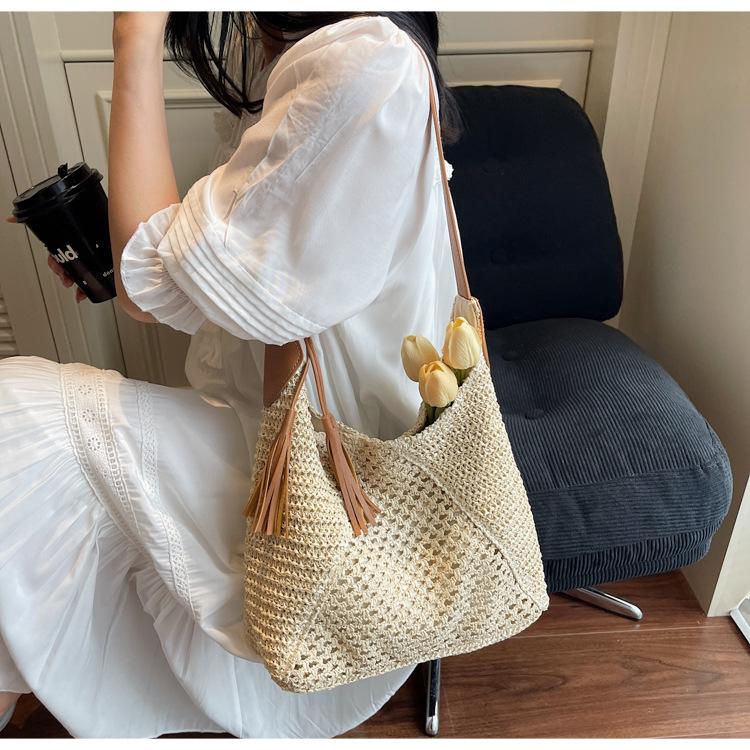 New Woven Bag Fashion Hollow Casual Straw Bag Beach Bag Shoulder Women Bag Perfect for Everyday Use, Travel & Beach Outings