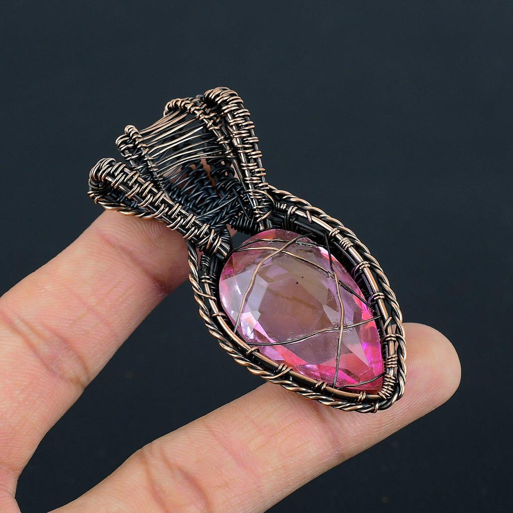 Pendentif de bijoux en fil de cuivre fait à la main en pierre précieuse Kunzite rose pour femmes