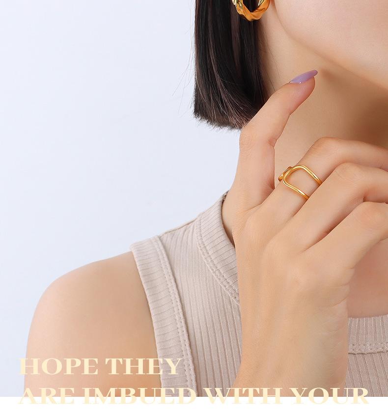 18K Gold-Plated Titanium Steel Twisted C-Shaped Earrings - Hong Kong Style