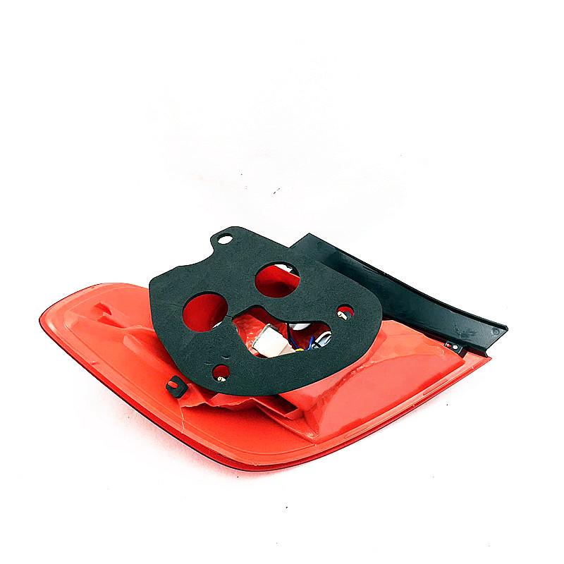 

Zhonghua H230 Rear Brake Tail Light Assembly with Bulb Premium, Passenger s Side (Right)
