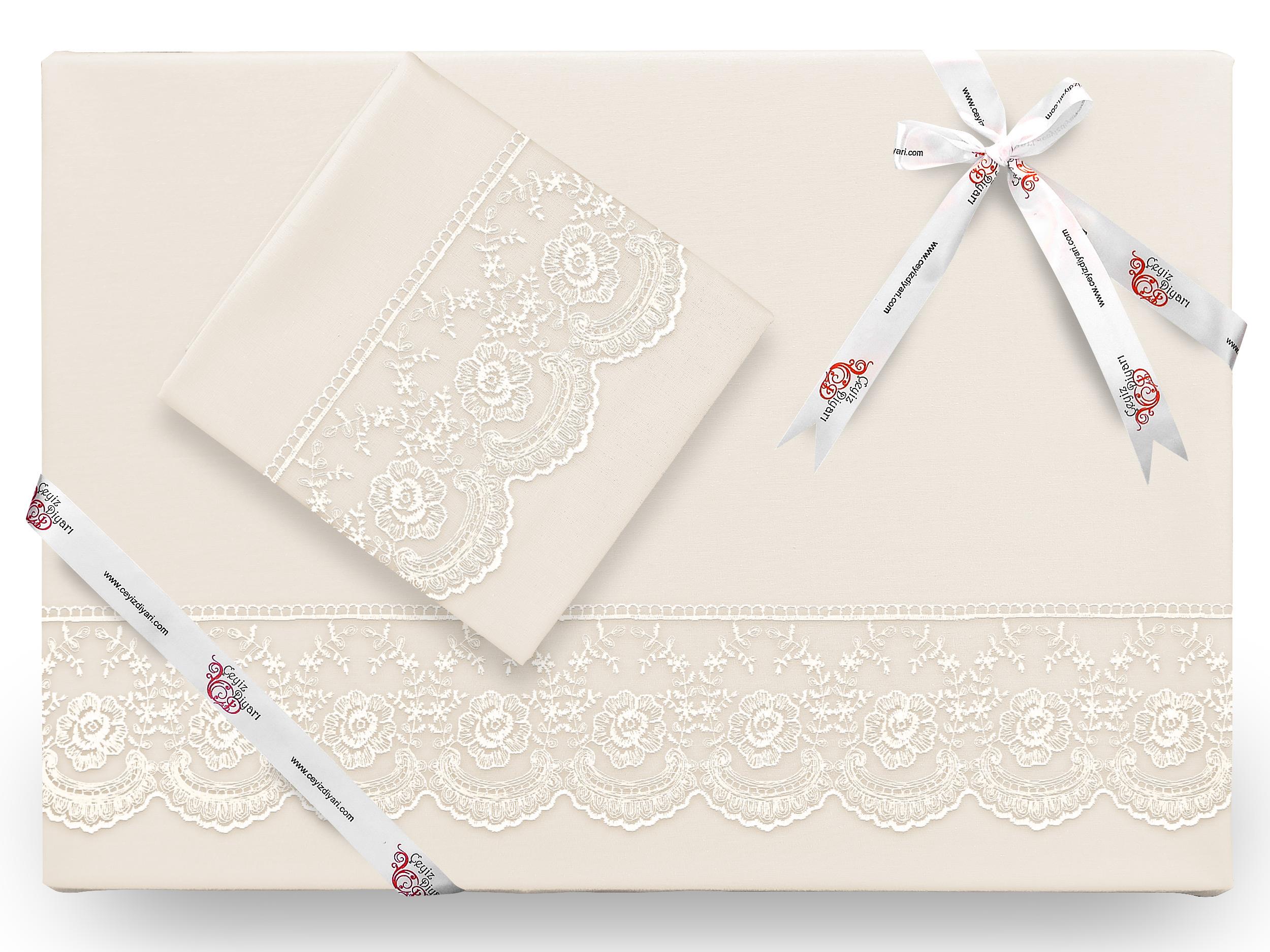 

French Lacy Kure Luxury Dowry пододеяльник кремовый