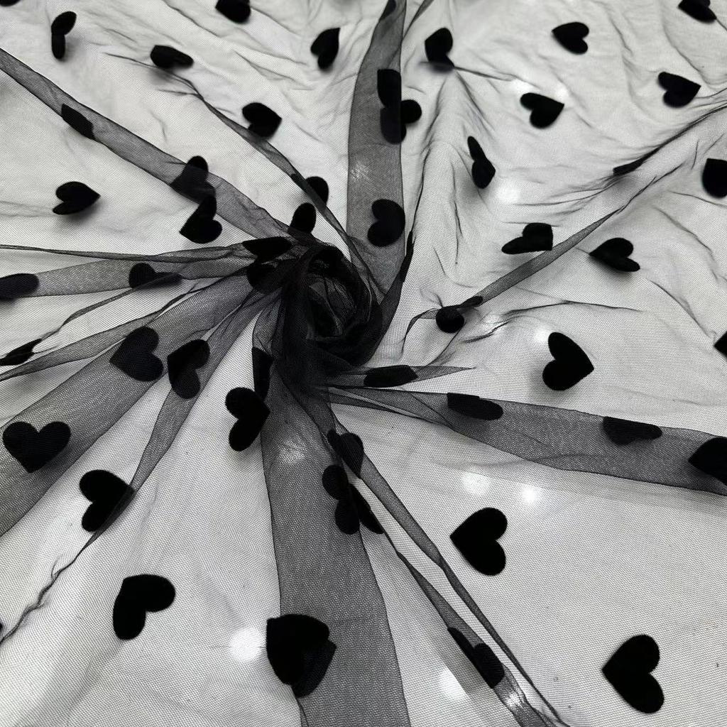 Lüks Dantelli Çiçekli File Elbise - Yumuşak Şeffaf Tül ve Zarif Etek Detaylarına Sahiptir.