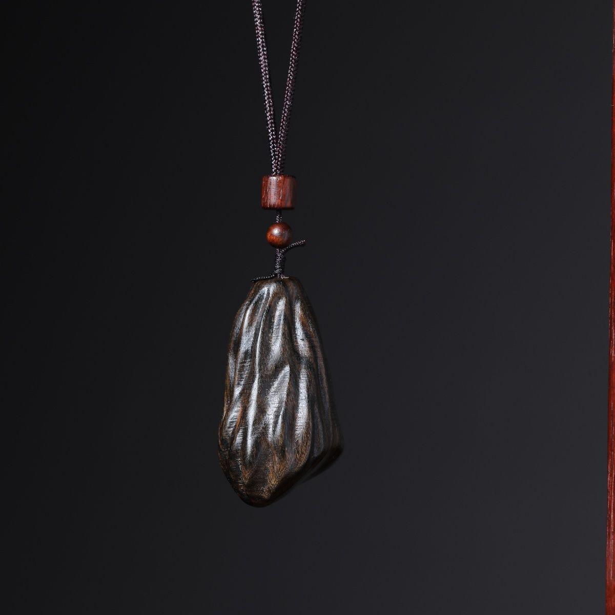 Natural Black Agarwood Qinan Necklace Pendant with Silk Flower Design