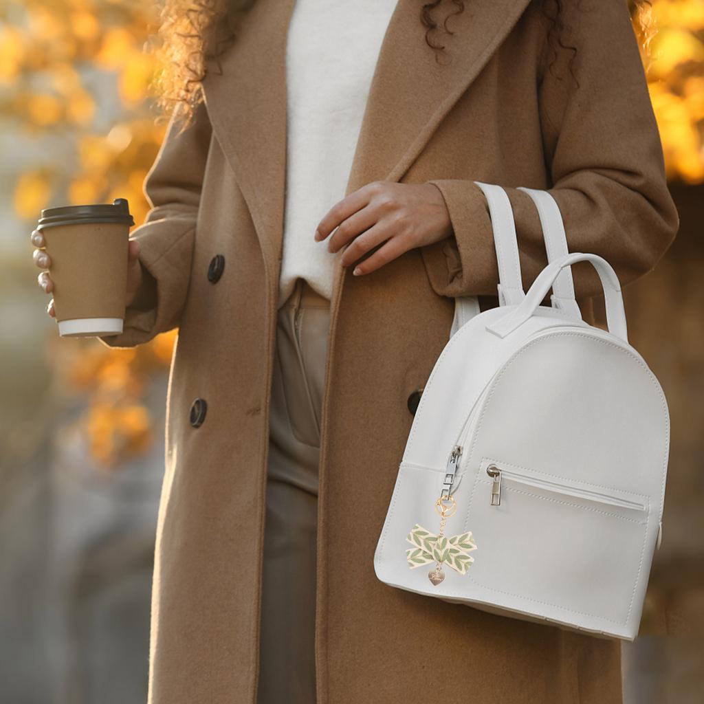 Leaf Pattern Keychain Pearl Shell Pendant Keyrings Wrist Lanyard Key Chain Metal Car Key Holder Decorations for Women